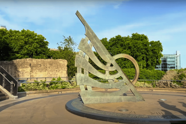 Sundial at Tower Hill