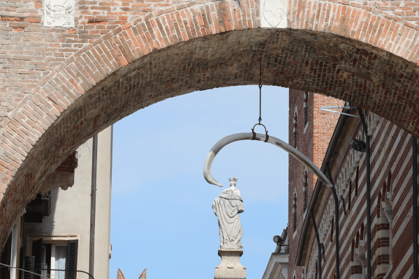 Arco della Costa and Piazza dei Signori