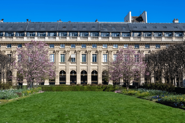 Park where Emily Meets Mindy (Palais-Royal Garden)